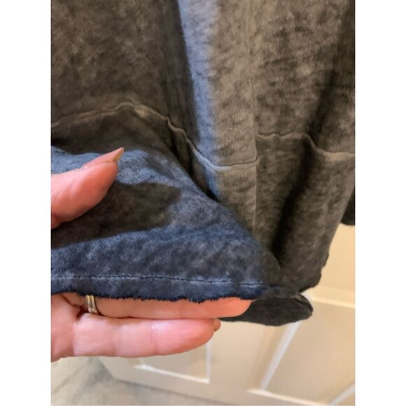 FREE PEOPLE “WE THE FREE” VINTAGE TOP GRAY RAW HEM AND CUFFS TOP SZ S - Picture 6 of 11